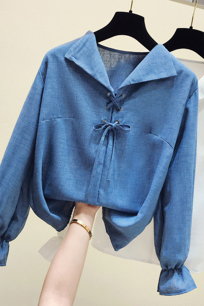 Cămașă modernă de damă cu mâneci lungi și șireturi