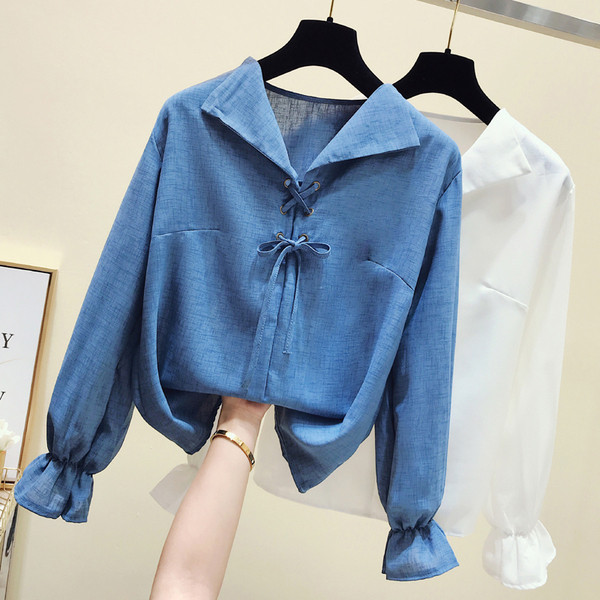 Cămașă modernă de damă cu mâneci lungi și șireturi