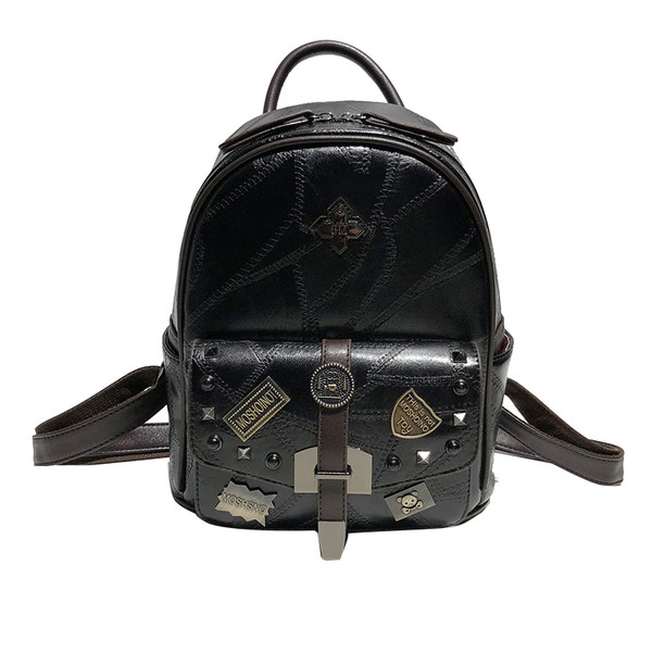 Mūsdienīga sieviešu mugursoma no eko ādas ar metāla elementiem