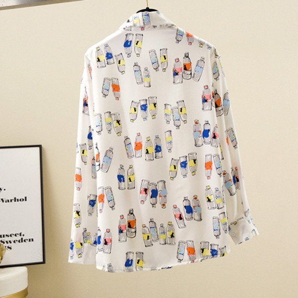 Sieviešu krekls ar garām piedurknēm, klasiska apkakle un pogas