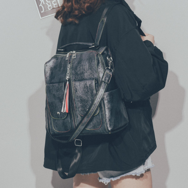 Mūsdienīga sieviešu mugursoma ar rāvējslēdzēju un kabatām