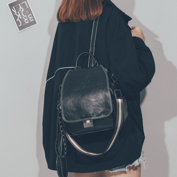 Hétköznapi női hátizsák eco redőnyből fogantyúval