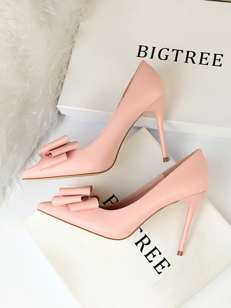 Sieviešu ādas apavi ar lenti un 10 cm papēdi