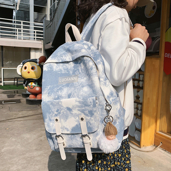 Mindennapi női hátizsák felirattal