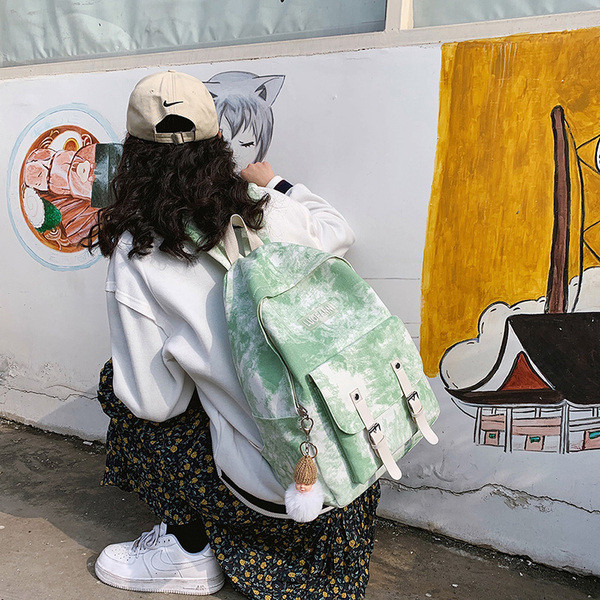 Mindennapi női hátizsák felirattal