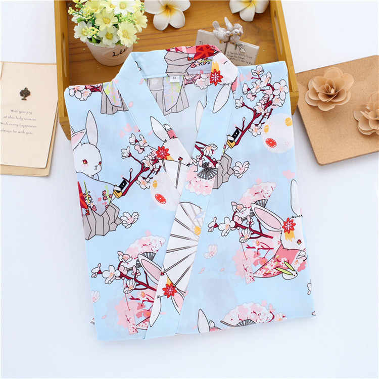 Pašdarināts sieviešu peldmētelis ar apdruku