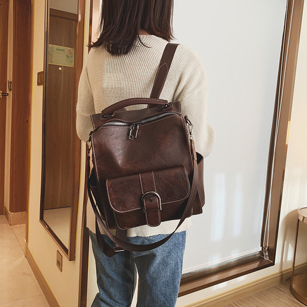 Sieviešu ikdienas mugursoma no eko ādas ar rokturi