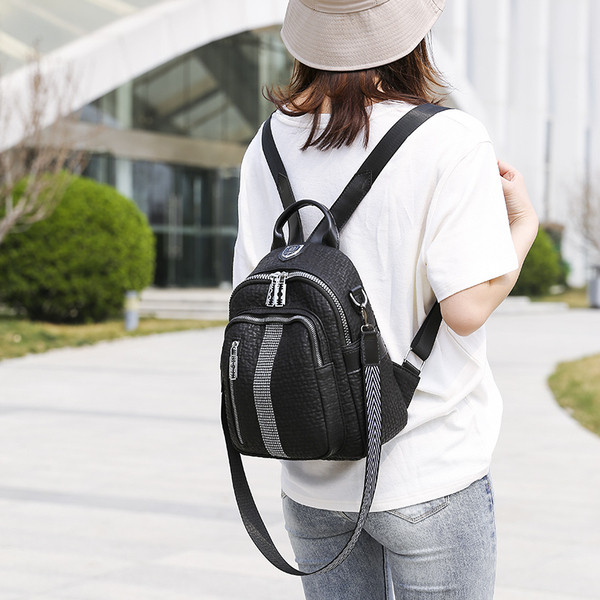 Sieviešu ikdienas mugursoma ar rokturi un rāvējslēdzēju