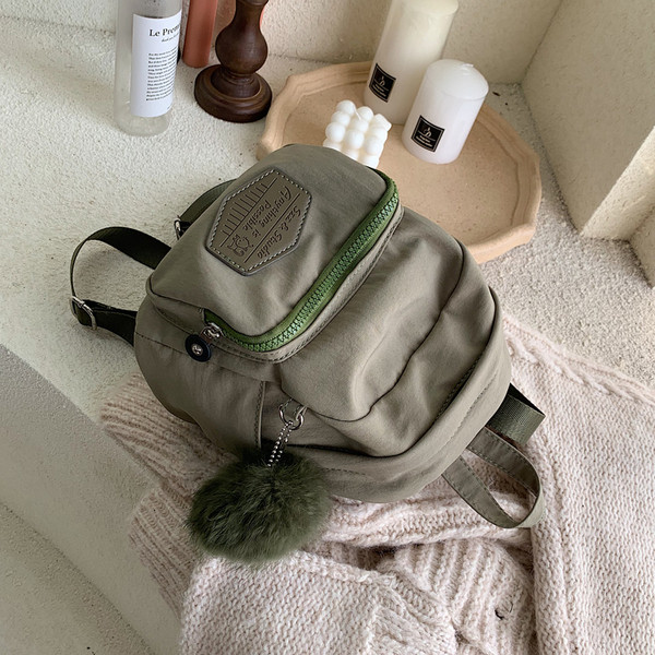 Ikdienas sieviešu mugursoma ar rāvējslēdzēju