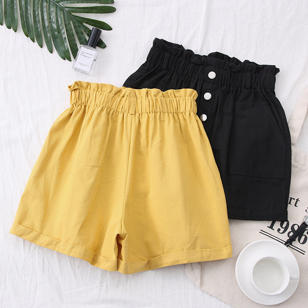 Sieviešu šorti ar elastīgu jostasvietu un kabatām