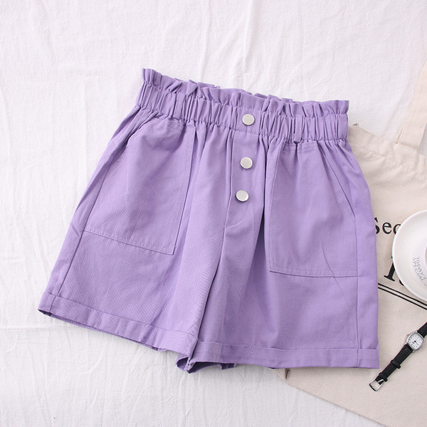 Sieviešu šorti ar elastīgu jostasvietu un kabatām