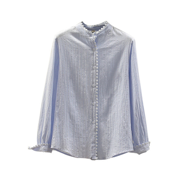 Vienkārša modeļa sieviešu krekls ar ovālu kakla izgriezumu un garām piedurknēm