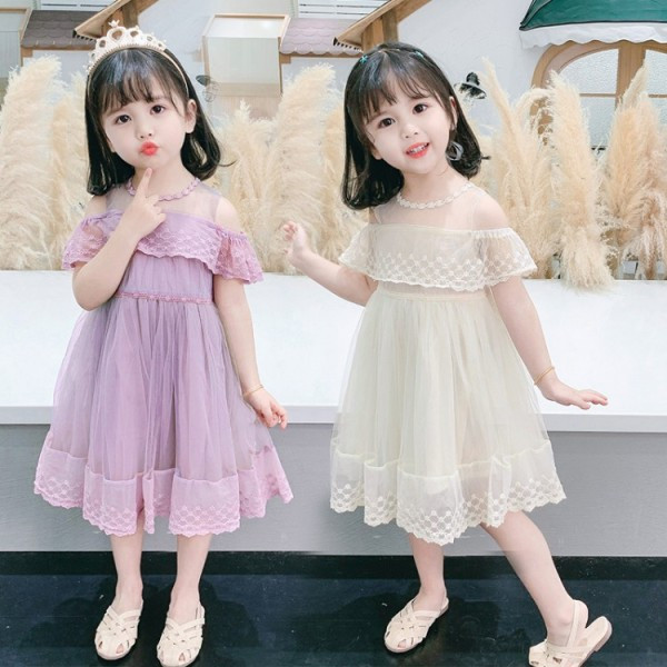 Moderna bērnu kleita no tilla un mežģīnēm