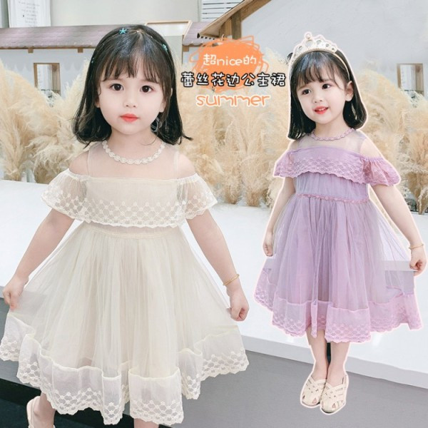 Moderna bērnu kleita no tilla un mežģīnēm