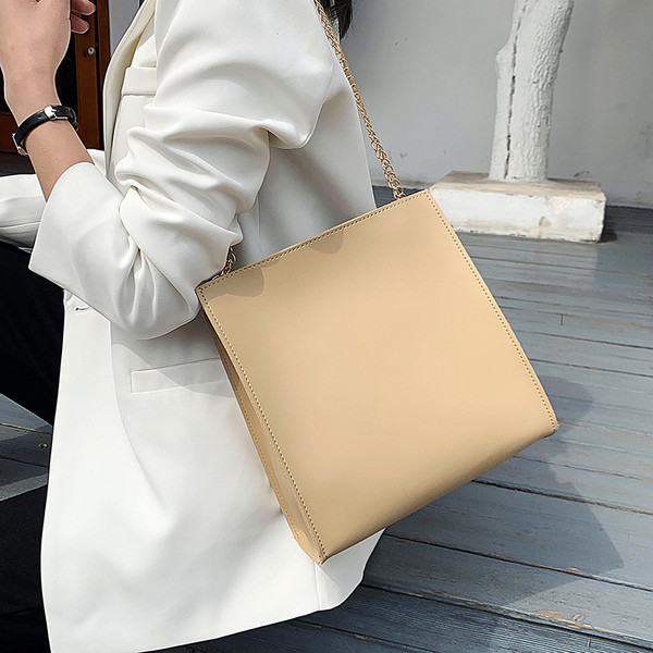 Geanta casual de dama din piele ecologica cu maner metalic