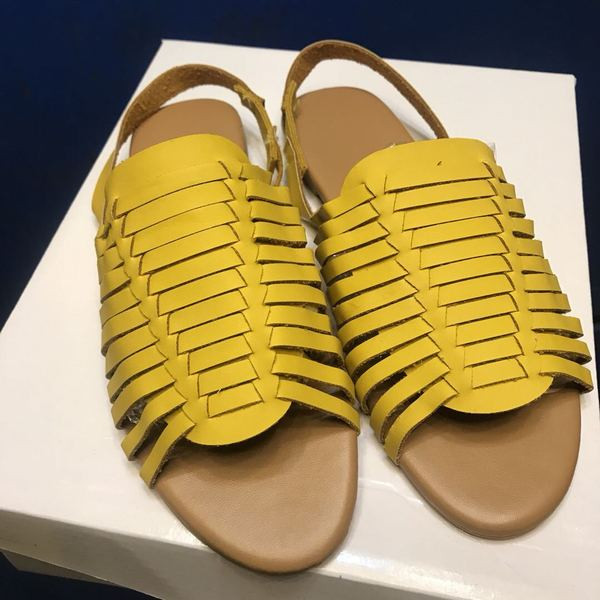 Ikdienas sieviešu sandales ar plakanu zoli no eko ādas