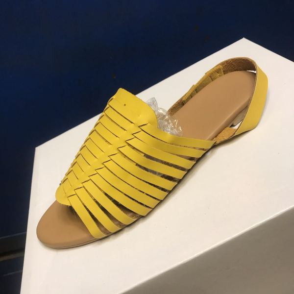 Ikdienas sieviešu sandales ar plakanu zoli no eko ādas