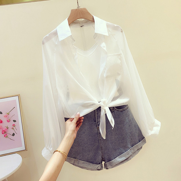 Sihuke klassikalise krae, pikkade varrukate ja lipsudega naiste särk