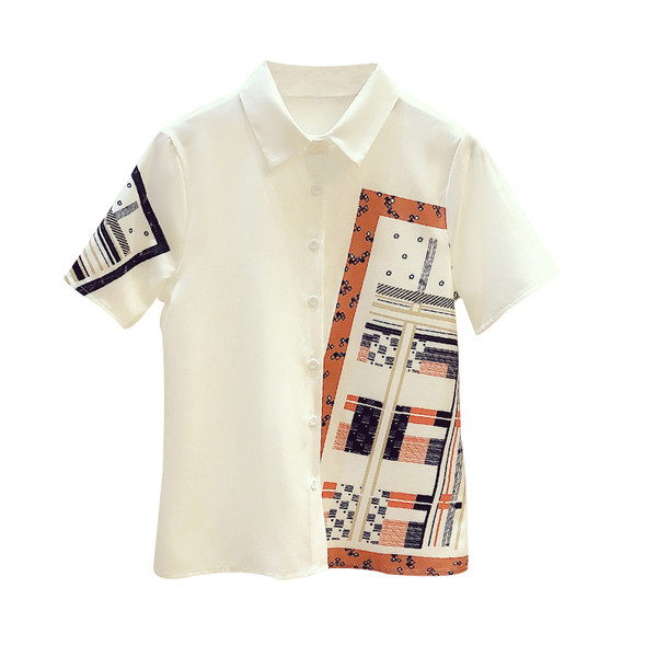 Balts sieviešu krekls ar krāsainu apdruku un īsām piedurknēm