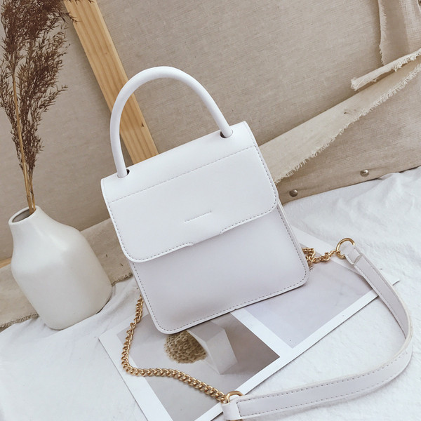 Aktuāla sieviešu soma no eko ādas ar īsiem un gariem rokturiem