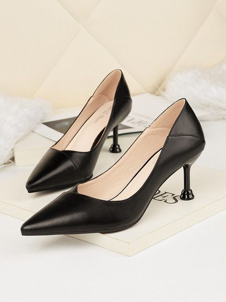 Sieviešu ādas apavi no eko ādas - smails modelis