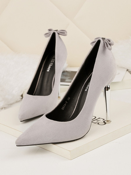 Stiilsed metallist kontsa ja kivielemendiga naiste kingad