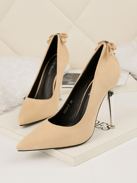 Stiilsed metallist kontsa ja kivielemendiga naiste kingad