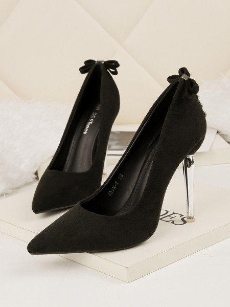 Stiilsed metallist kontsa ja kivielemendiga naiste kingad