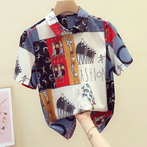 Sieviešu krāsains krekls ar klasisku apkakli un īsām piedurknēm