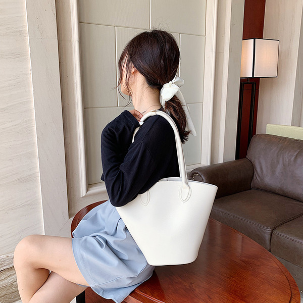 Geanta de umar de dama moderna din piele ecologica