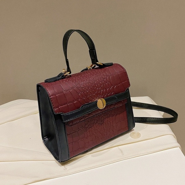 Sieviešu maza retro stila soma ar gariem un īsiem rokturiem