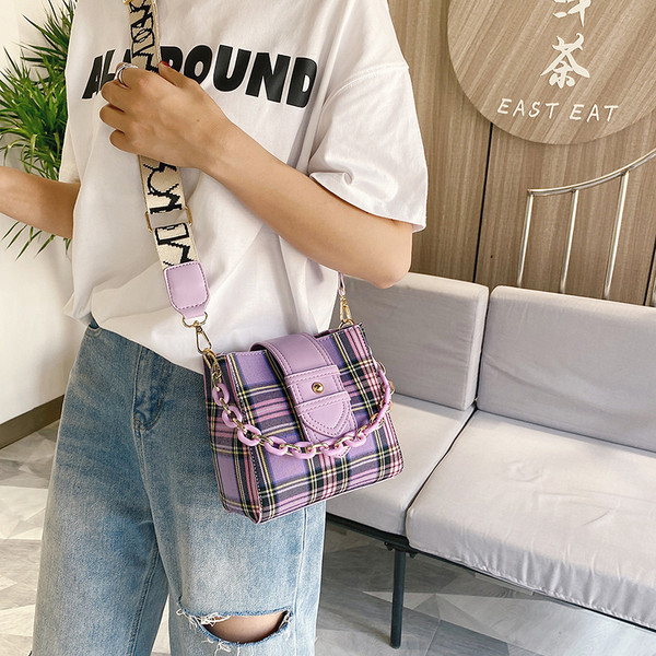 Moderna sieviešu rūtainā soma ar platu rokturi