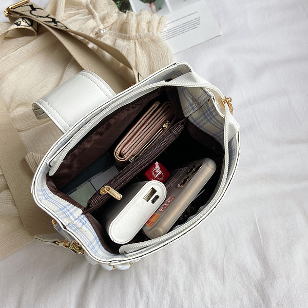 Moderna sieviešu rūtainā soma ar platu rokturi