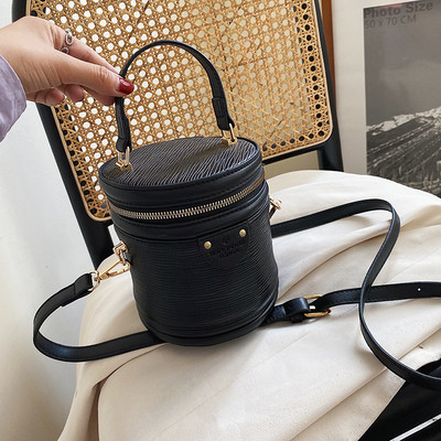 Maza sieviešu soma no eko ādas ar gariem un īsiem rokturiem