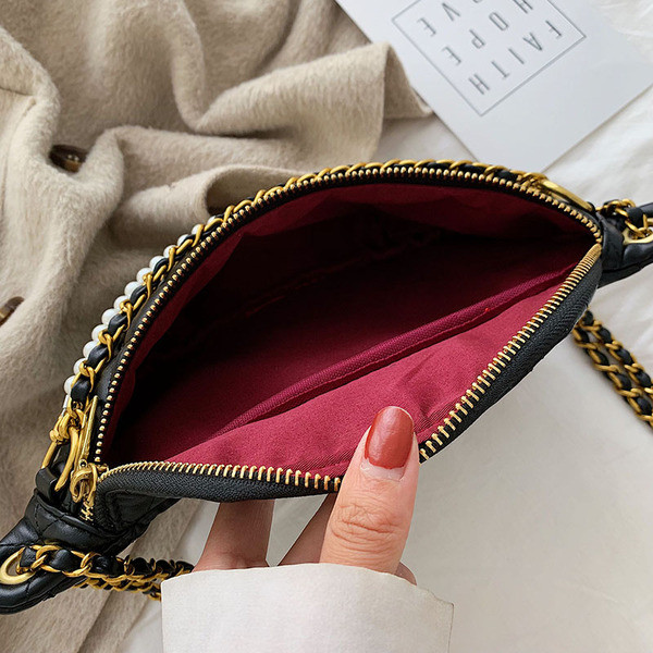 Stilīga sieviešu plecu soma ar dekoratīvām pērlēm