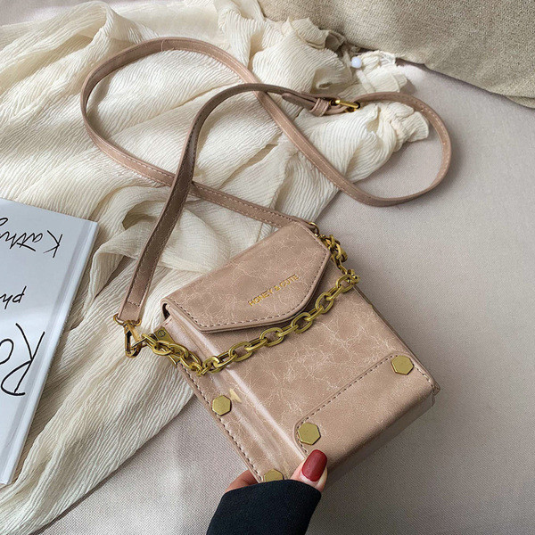 Mūsdienīga sieviešu soma no eko ādas ar uzrakstiem