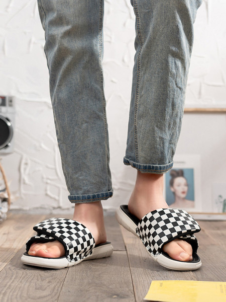 Lameda tallaga ruudulised meeste sussid