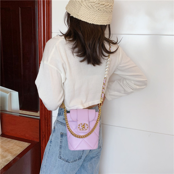 Stilīga sieviešu soma no eko ādas un sprādzes