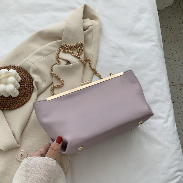 Moderna sieviešu soma no tīras eko ādas