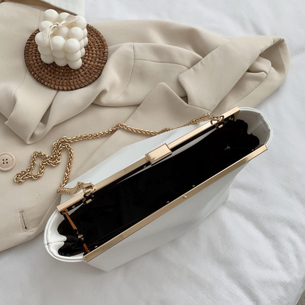 Moderna sieviešu soma no tīras eko ādas