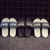 Vīriešu ikdienas čības ar uzrakstu un plakanu zoli