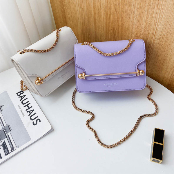 Sieviešu moderna eko-ādas soma ar metāla rokturi