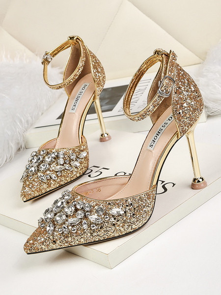 Γυναικεία γυαλιστερά σανδάλια με  στοιχείο από πέτρες