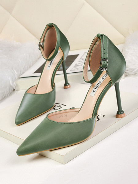 Stilīgs sieviešu sandaļu smails modelis un slaidi augsti papēži