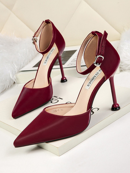 Stilīgs sieviešu sandaļu smails modelis un slaidi augsti papēži