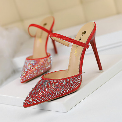 Naiste moodsad sandaalid kivikestega teravatipuline mudel