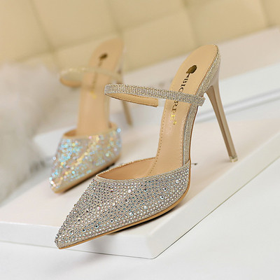 Naiste moodsad sandaalid kivikestega teravatipuline mudel