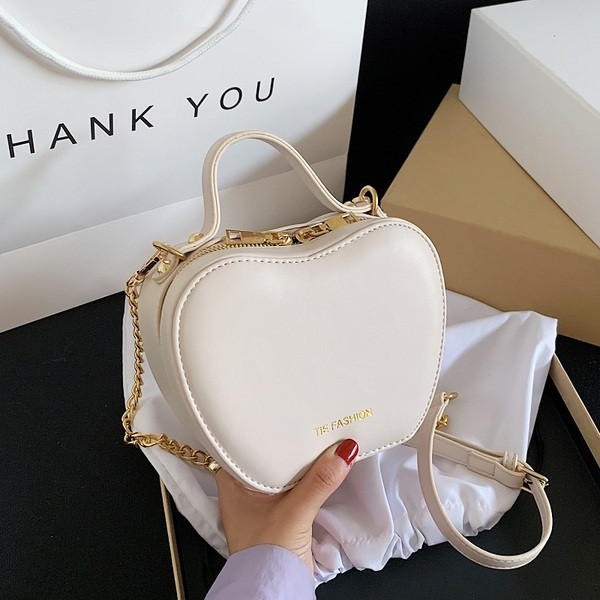 Geanta de dama moderna in forma de mar