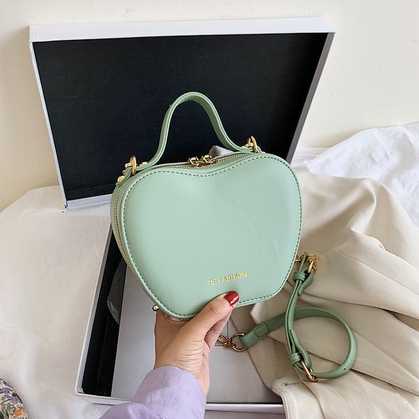 Geanta de dama moderna in forma de mar