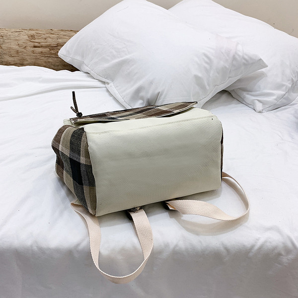 Igapäevane naiste ruuduline lukuga seljakott